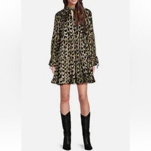 Elegant Black and Gold Patterned Dress